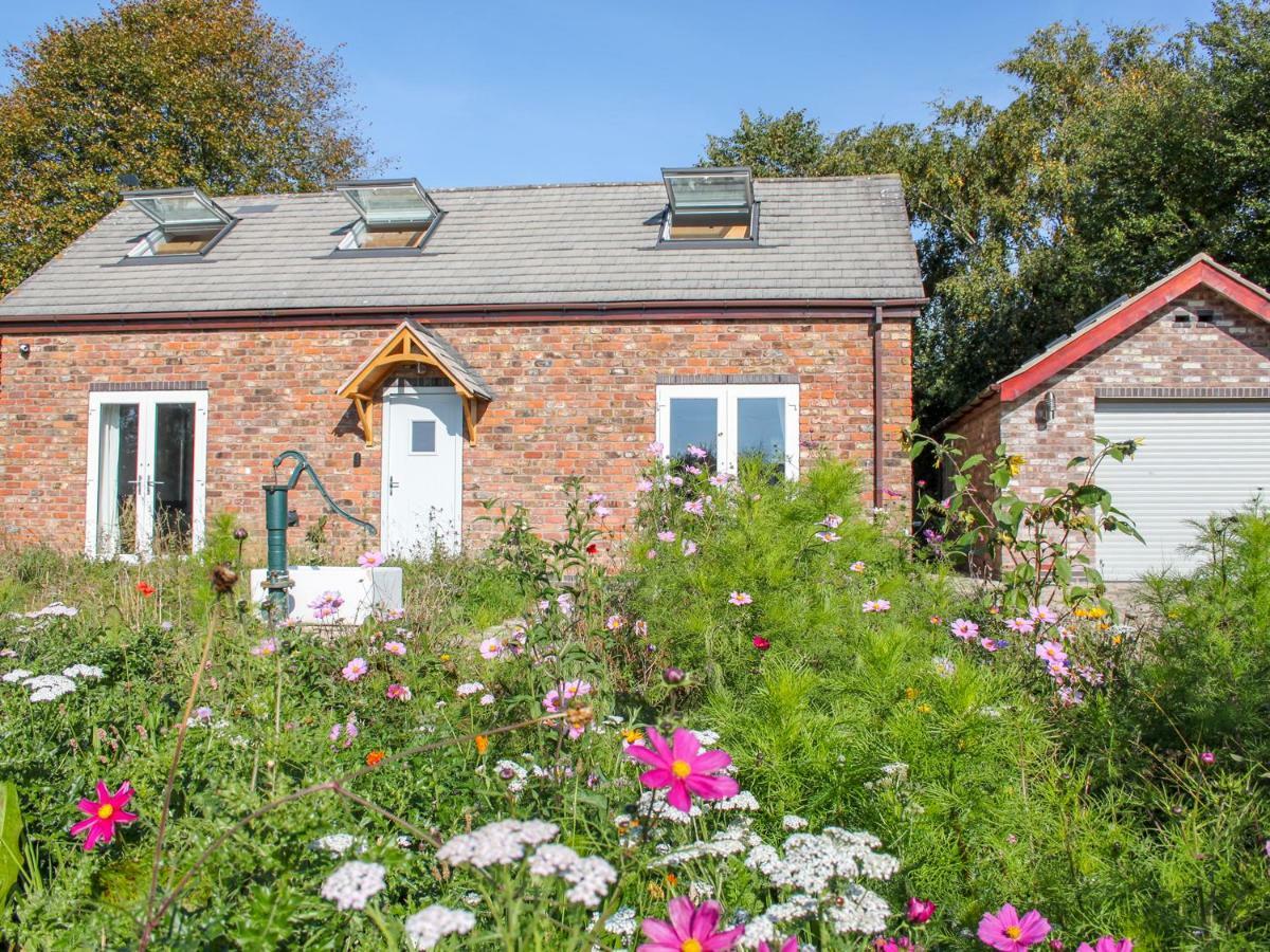 The Stables Villa Frodsham Eksteriør billede